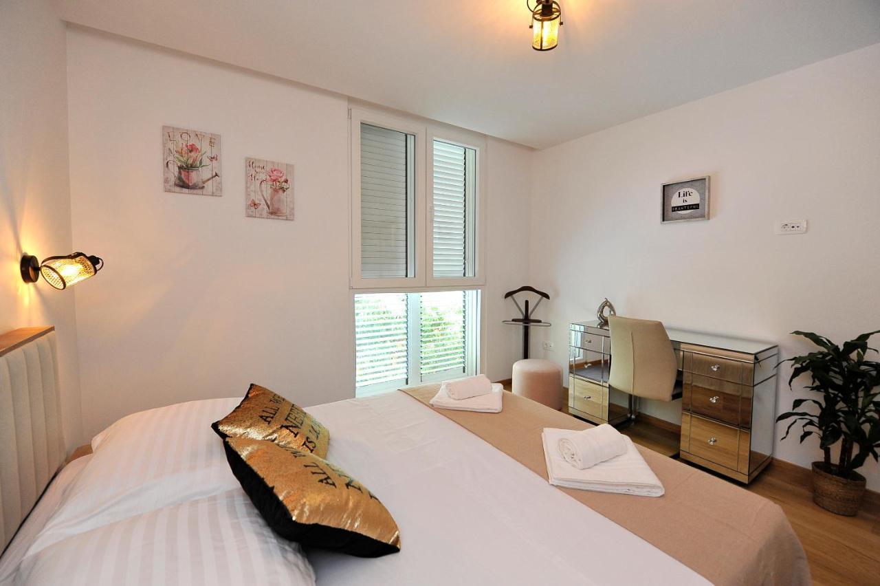 Carruba Split Apartment Exterior photo